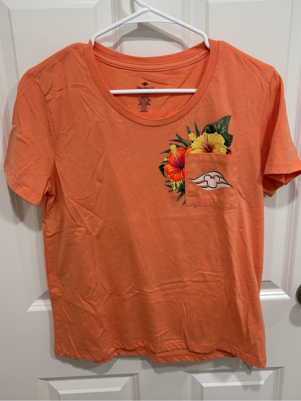 Disney Cruise Line Relax Peach Orange T-Shirt Womens U.S. Medium